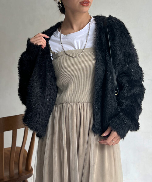 Chez toi(シェトワ)の「ラメ糸フェザーカーディガン(カーディガン/ボレロ・レディース・ブラック/オレンジ/グリーン系その他/ライトグレー・FREE)」の5枚目の写真