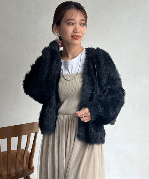 Chez toi(シェトワ)の「ラメ糸フェザーカーディガン(カーディガン/ボレロ・レディース・ブラック/オレンジ/グリーン系その他/ライトグレー・FREE)」の6枚目の写真