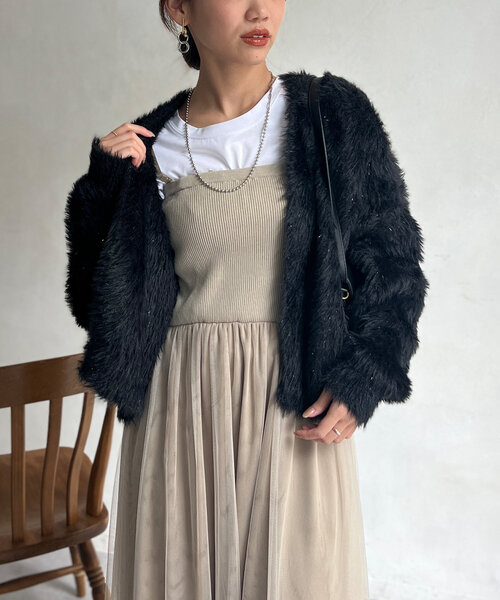 Chez toi(シェトワ)の「ラメ糸フェザーカーディガン(カーディガン/ボレロ・レディース・ブラック/オレンジ/グリーン系その他/ライトグレー・FREE)」の7枚目の写真