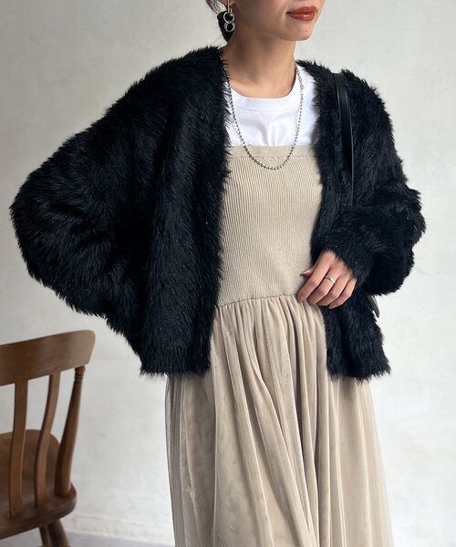 Chez toi(シェトワ)の「ラメ糸フェザーカーディガン(カーディガン/ボレロ・レディース・ブラック/オレンジ/グリーン系その他/ライトグレー・FREE)」の8枚目の写真