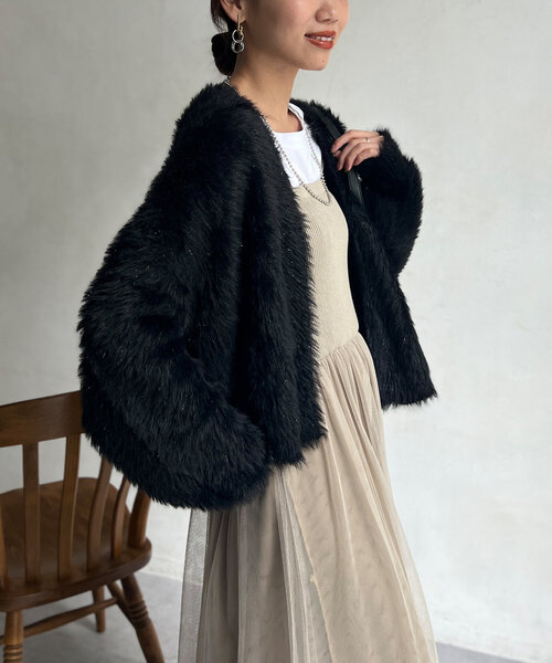 Chez toi(シェトワ)の「ラメ糸フェザーカーディガン(カーディガン/ボレロ・レディース・ブラック/オレンジ/グリーン系その他/ライトグレー・FREE)」の10枚目の写真