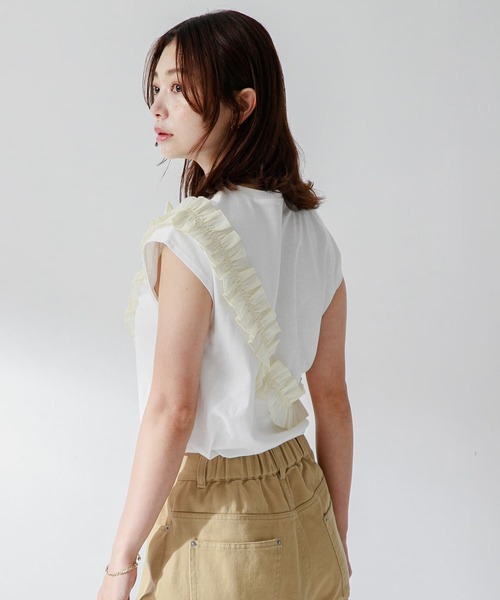 URBAN RESEARCH Sonny Label（アーバンリサーチサニーレーベル）の「ナナメフリルプルオーバー（Tシャツ/カットソー・レディース・オフホワイト/ブラック/グリーン系その他・FREE）」の6枚目の写真