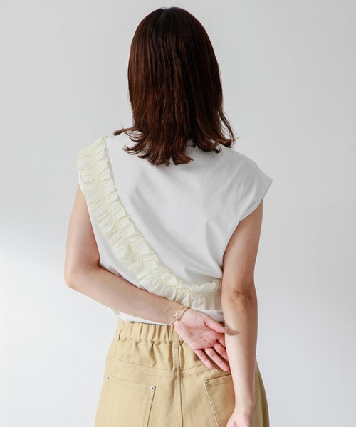 URBAN RESEARCH Sonny Label（アーバンリサーチサニーレーベル）の「ナナメフリルプルオーバー（Tシャツ/カットソー・レディース・オフホワイト/ブラック/グリーン系その他・FREE）」の7枚目の写真