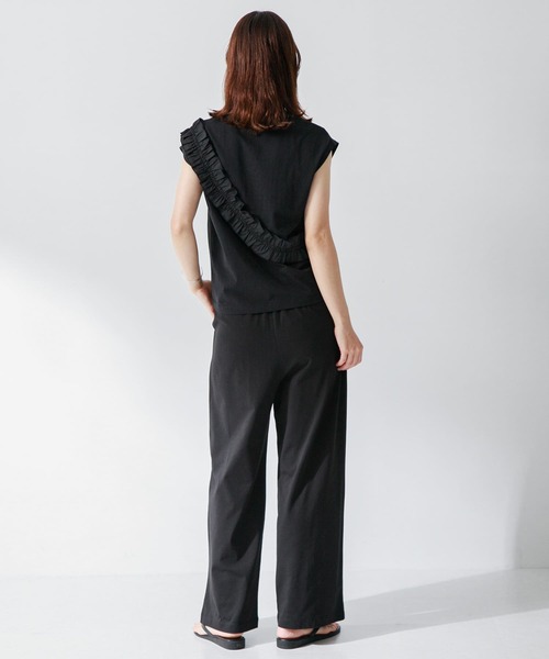 URBAN RESEARCH Sonny Label（アーバンリサーチサニーレーベル）の「ナナメフリルプルオーバー（Tシャツ/カットソー・レディース・オフホワイト/ブラック/グリーン系その他・FREE）」の19枚目の写真