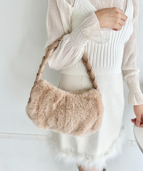 ファー素材 ベージュ ショルダーバッグ*5 セール】ファーショルダーバッグ（ショルダーバッグ）｜by LOVEiT
