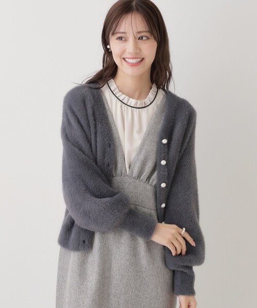 couture brooch(クチュールブローチ)の「◆【ほろ甘・ふわふわ】前後2WAYフェザーカーディガン(カーディガン/ボレロ・レディース・ブラウン系その他/サックスブルー/ライトグレー/ピンク/アイボリー/ブラウン系/ピンク系/ダークグレー・36/38/42)」の4枚目の写真