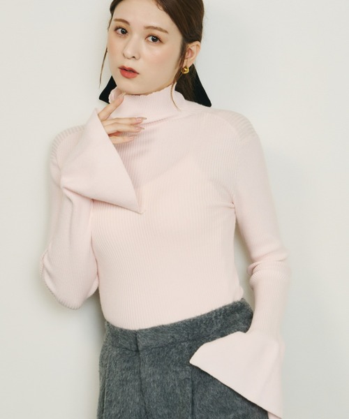 Olu.(オルドット)の「リブハイネックフレアニット(ニット/セーター・レディース・ブラック/その他/アイボリー/グレー/ベビーピンク/ブルー系その他・FREE)」の6枚目の写真