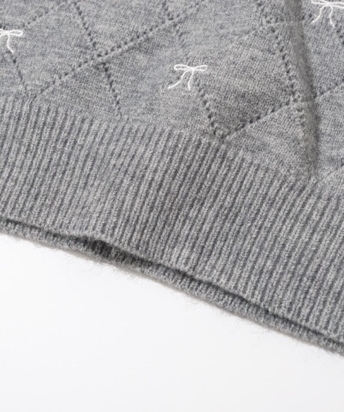 flower(フラワー)の「フォーリングリボンニット(ニット/セーター・レディース・ホワイト/グレー/レッド・FREE)」の9枚目の写真