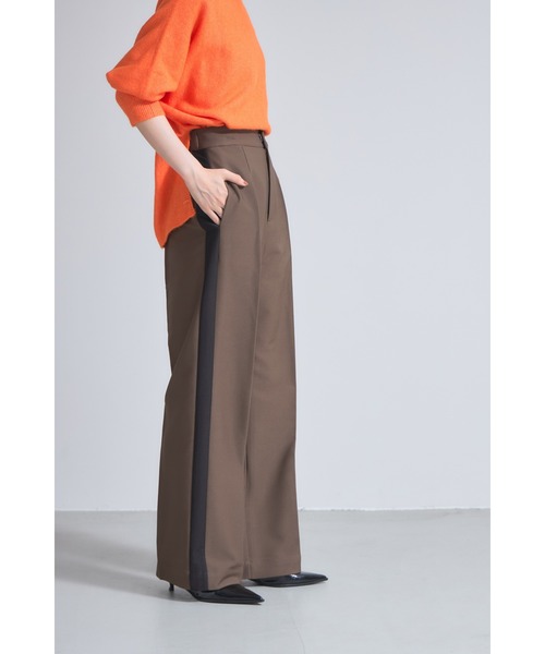 &. NOSTALGIA（アンドドットノスタルジア）の「ライントラックパンツ（その他パンツ・レディース・ブラウン/グレー・S/M）」の2枚目の写真