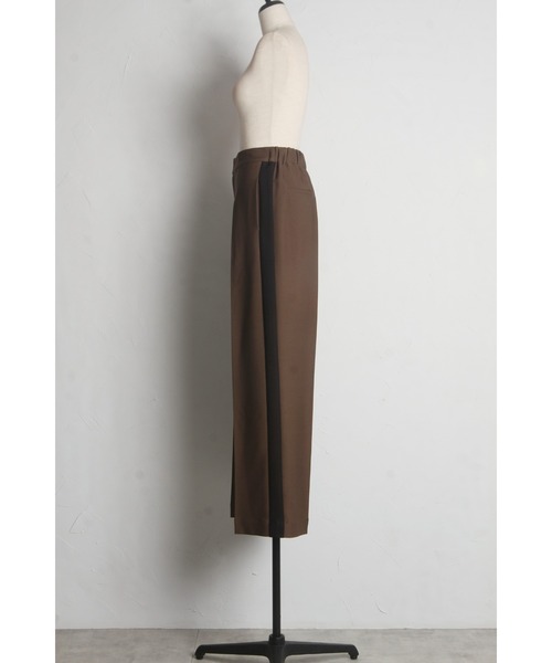 &. NOSTALGIA（アンドドットノスタルジア）の「ライントラックパンツ（その他パンツ・レディース・ブラウン/グレー・S/M）」の14枚目の写真