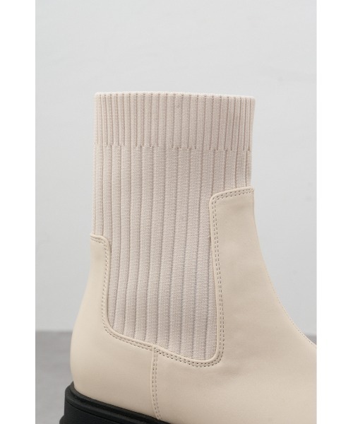 AZUL by moussy(アズールバイマウジー)の「トラックソールソックスブーツ(ブーツ・レディース・ブラック/アイボリー・LARGE/SMALL/MEDIUM/LL)」の9枚目の写真