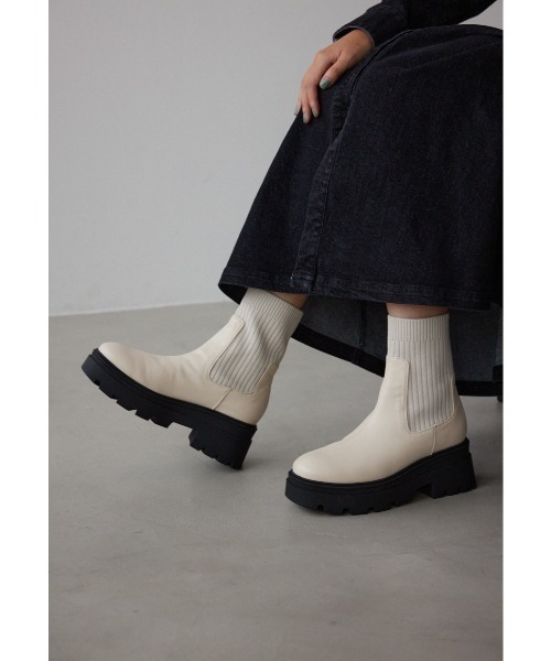 AZUL by moussy(アズールバイマウジー)の「トラックソールソックスブーツ(ブーツ・レディース・ブラック/アイボリー・LARGE/SMALL/MEDIUM/LL)」の12枚目の写真