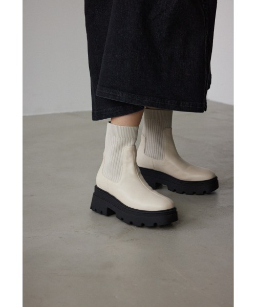 AZUL by moussy(アズールバイマウジー)の「トラックソールソックスブーツ(ブーツ・レディース・ブラック/アイボリー・LARGE/SMALL/MEDIUM/LL)」の13枚目の写真