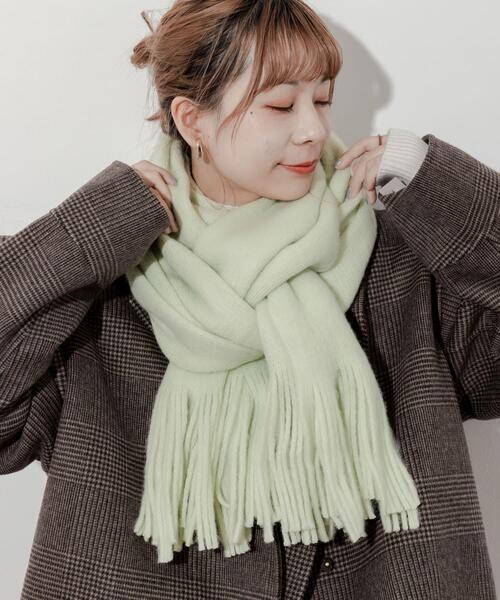 SMELLY(スメリー)の「ソフトボリュームマフラー(マフラー・レディース・ホワイト/グリーン系その他/ベージュ/グレー/チャコールグレー・-)」の5枚目の写真