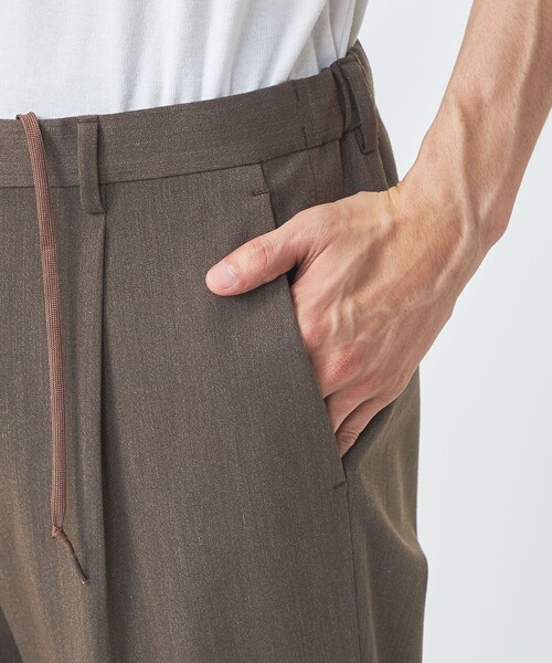 green label relaxing(グリーンレーベルリラクシング)の「ドライ チノ 1プリーツ ユーティリティパンツ イージーパンツ -ストレッチ-(チノパンツ・メンズ・モカ/ブラック/ナチュラル・L/M/S/XL)」の14枚目の写真