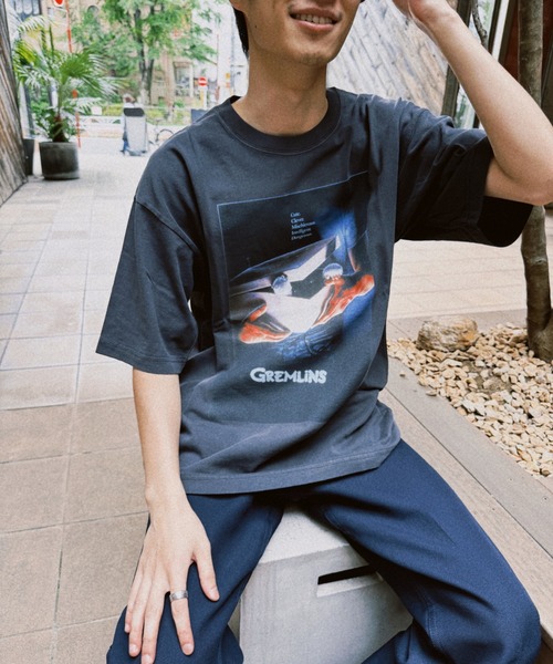 minius(ミニウス)の「『グレムリン/GREMLINS』"""Mischievous"" T-Shirt" 半袖プリントTシャツ ビックシルエット ピグメント加工 ヴィンテージライク(Tシャツ/カットソー・メンズ・チャコール/ホワイト・X-LARGE/LARGE/MEDIUM)」の9枚目の写真