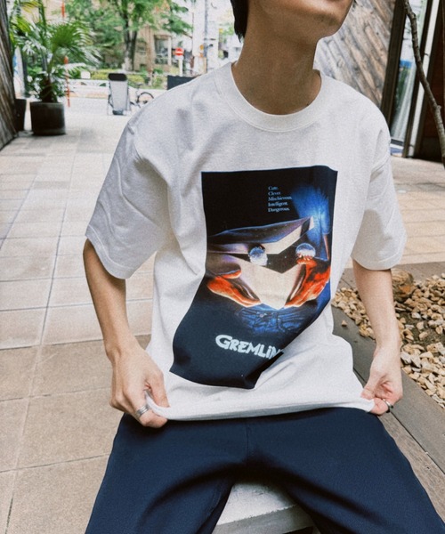 minius(ミニウス)の「『グレムリン/GREMLINS』"""Mischievous"" T-Shirt" 半袖プリントTシャツ ビックシルエット ピグメント加工 ヴィンテージライク(Tシャツ/カットソー・メンズ・チャコール/ホワイト・X-LARGE/LARGE/MEDIUM)」の5枚目の写真