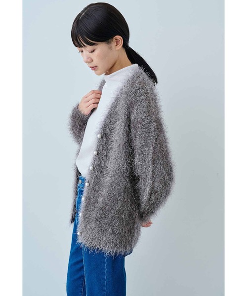 IEDIT(イディット)の「IEDIT パール調ボタンのブライトフェザーヤーンニットカーディガン(カーディガン/ボレロ・レディース・グレー/ライトブルー・M/L/LL/3L/4L/S)」の4枚目の写真