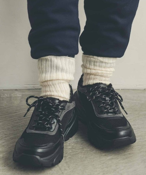 Live in comfort(リブインコンフォート)の「リブ イン コンフォート 軽くて歩きやすい 内側くるくるボアのあったかスニーカー(スニーカー・レディース・ブラック/ベージュ・6/2/3/4/5/1)」の12枚目の写真