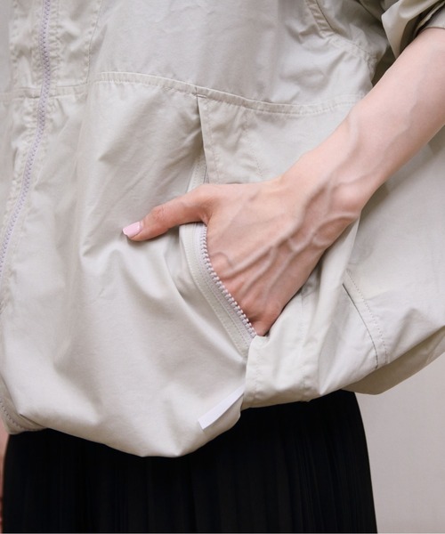 DANTON(ダントン)の「DANTON/ダントン ナイロンフーデットショートジャケット NYLON HOODED SHORT JACKET DT-A0675 SNY(ナイロンジャケット・レディース・ベージュ/チャコールグレー/ブラック/グレイッシュベージュ/ブルーグレー・L/M/S)」の20枚目の写真