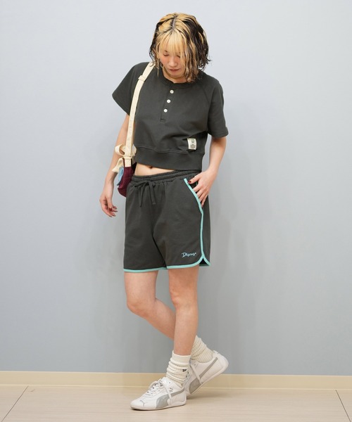 DISCUS ATHLETIC（ディスカス　アスレチック）の「DISCUS ATHLETIC/ディスカスアスレチック パイピングショートパンツ 5287-5970（スウェットパンツ・レディース・オートミール/スミクロ/コーラル・M/L）」の7枚目の写真
