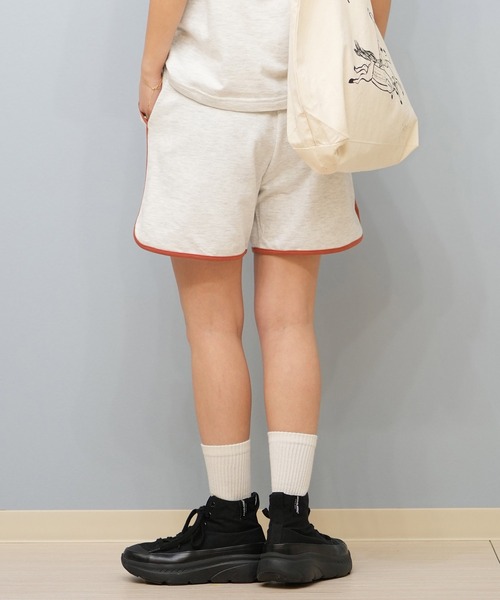 DISCUS ATHLETIC（ディスカス　アスレチック）の「DISCUS ATHLETIC/ディスカスアスレチック パイピングショートパンツ 5287-5970（スウェットパンツ・レディース・オートミール/スミクロ/コーラル・M/L）」の12枚目の写真