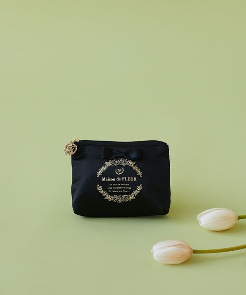 Maison de FLEUR(メゾンドフルール)の「サテンリボンティッシュケース(ポーチ・レディース・ライトピンク/ライラック/ブラック/アイボリー・FREE)」の3枚目の写真