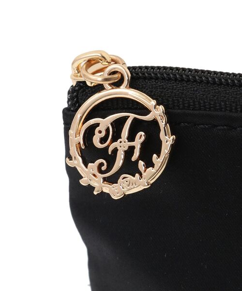 Maison de FLEUR(メゾンドフルール)の「サテンリボンティッシュケース(ポーチ・レディース・ライトピンク/ライラック/ブラック/アイボリー・FREE)」の10枚目の写真