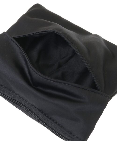 Maison de FLEUR(メゾンドフルール)の「サテンリボンティッシュケース(ポーチ・レディース・ライトピンク/ライラック/ブラック/アイボリー・FREE)」の13枚目の写真