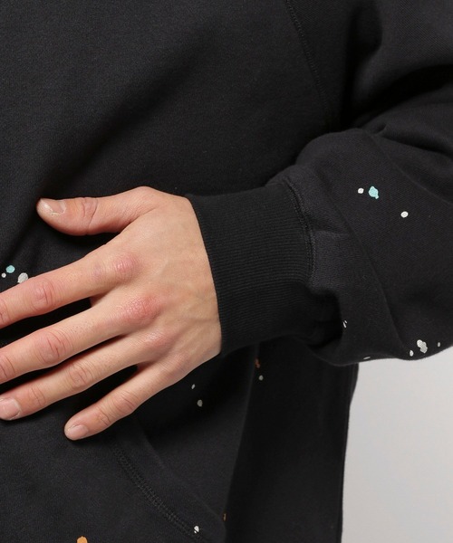 niko and...（ニコアンド）の「強撚裏毛ペイントパーカー（パーカー・メンズ・オフホワイト/ブラック・MEDIUM/LARGE）」の14枚目の写真