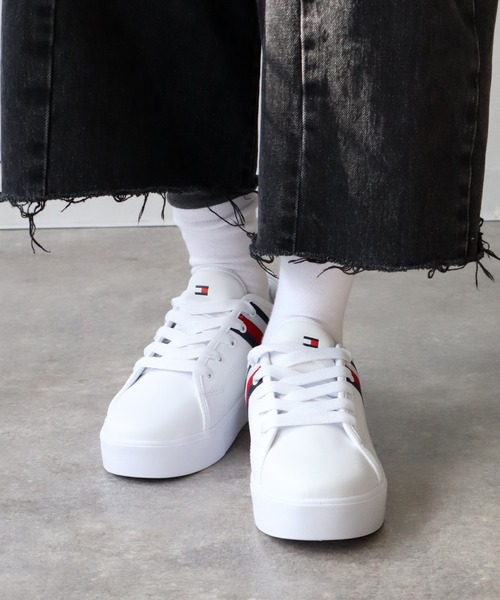 TOMMY HILFIGER（トミーヒルフィガー）の「【TOMMY HILFIGER/トミーヒルフィガー】TH EVA PLATFORM/プラットフォーム ローカット スニーカー（スニーカー・レディース・ホワイト・23.5cm/23.0cm/22.5cm/24.0cm）」の2枚目の写真
