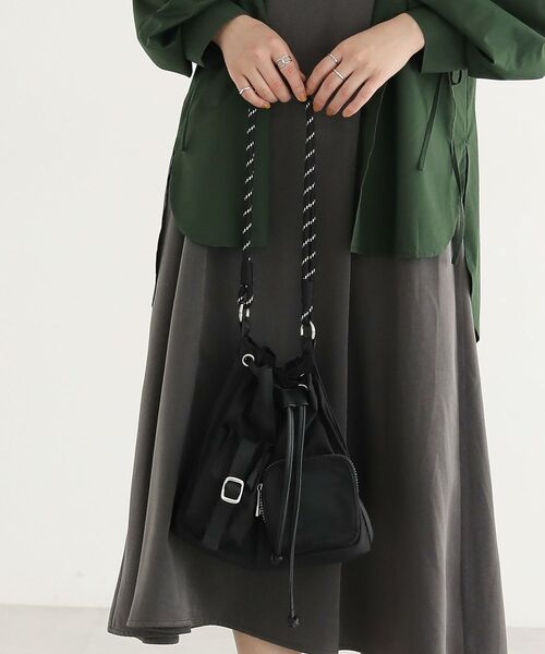 Green　Parks（グリーンパークス）の「andmikka.マルチウェイポケットリュック（ハンドバッグ・レディース・カーキ/ブラウン/ブラック・FREE）」の14枚目の写真