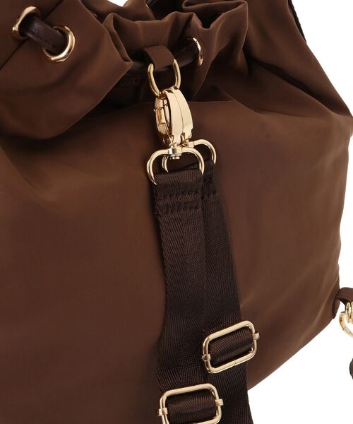 Green　Parks（グリーンパークス）の「andmikka.マルチウェイポケットリュック（ハンドバッグ・レディース・カーキ/ブラウン/ブラック・FREE）」の21枚目の写真