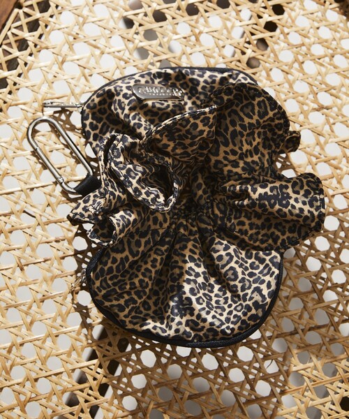 OUTDOOR PRODUCTS（アウトドアプロダクツ）の「OUTDOOR PRODUCTS × Firsthand/アウトドアプロダクツ 別注フラワーシュシュポーチ（ポーチ・レディース・ブラック/チェック/ドット/レオパード・ONE SIZE）」の22枚目の写真