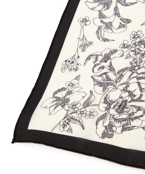 EDIT COLOGNE（エディットコロン）の「花柄スカーフ（ストール/ショール・レディース・オレンジ/ブラック・ﾌﾘ-）」の5枚目の写真