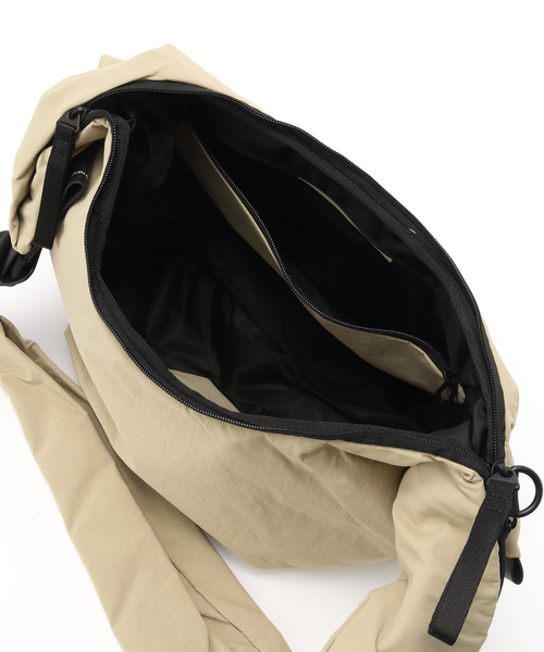 Cote&Ciel（コートエシエル）の「COTE＆CIEL Hyco S Komatsu Beige（ボディバッグ/ウエストポーチ・メンズ・ベージュ・FREE）」の5枚目の写真