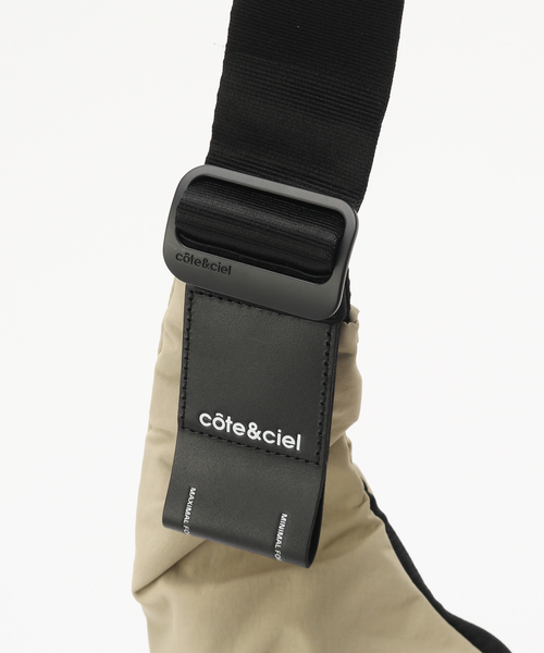 Cote&Ciel（コートエシエル）の「COTE＆CIEL Hyco S Komatsu Beige（ボディバッグ/ウエストポーチ・メンズ・ベージュ・FREE）」の8枚目の写真