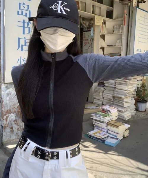 LETee(レティー)の「バイカラージップアップトップス(ジャージ・レディース・ホワイト/ブラック・FREE)」の5枚目の写真