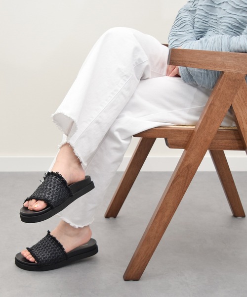 ANGEL ALARCON（アンヘルアラルコン）の「【ANGEL ALARCON】フットベッドラフィアスライドサンダル(D52302)（サンダル・レディース・ブラック・38/37/36/39/35）」の5枚目の写真