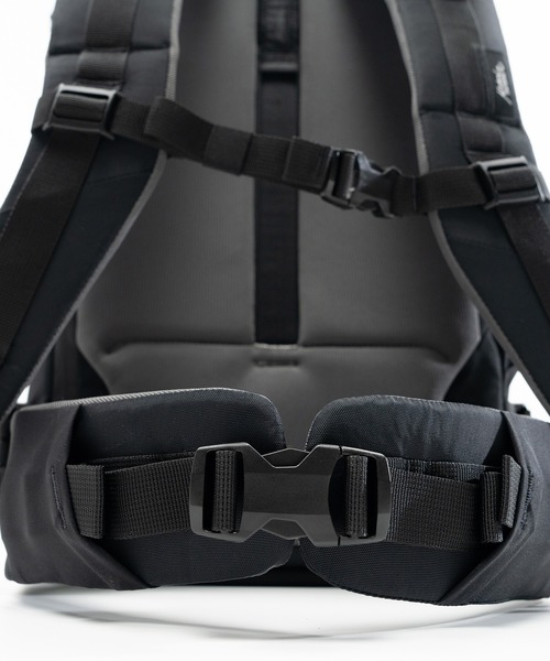 Matador（マタドール）の「Matador/マタドール GlobeRider35/グローブライダー35（バックパック/リュック・メンズ・ホワイト/ブラック・FREE）」の19枚目の写真