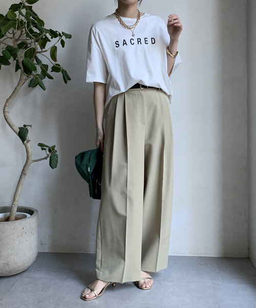 DouDou(ドゥドゥ)の「【WEB限定】バックギャザーSACREDロゴTEE(Tシャツ/カットソー・レディース・ブラック/チャコールグレー/オフホワイト・FREE)」の17枚目の写真