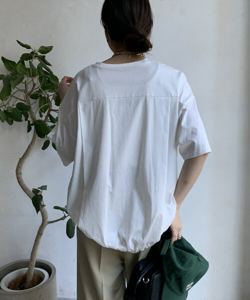 DouDou(ドゥドゥ)の「【WEB限定】バックギャザーSACREDロゴTEE(Tシャツ/カットソー・レディース・ブラック/チャコールグレー/オフホワイト・FREE)」の13枚目の写真