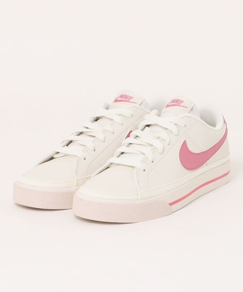 NIKE(ナイキ)の「《NIKE》ウィメンズ コート レガシー NN(スニーカー・レディース・ホワイト/ホワイト系その他/オフホワイト/ベージュ系その他/ホワイト×ピンク・22.5cm/23.0cm/23.5cm/24.0cm/24.5cm/25.0cm/25.5cm/26.0cm)」の4枚目の写真