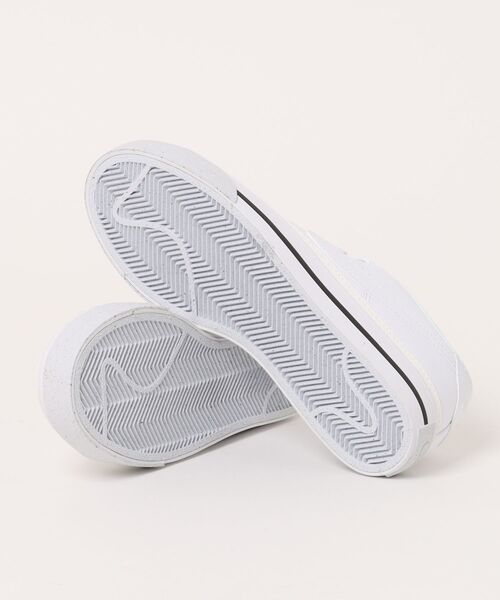 NIKE(ナイキ)の「《NIKE》ウィメンズ コート レガシー NN(スニーカー・レディース・ホワイト/ホワイト系その他/オフホワイト/ベージュ系その他/ホワイト×ピンク・22.5cm/23.0cm/23.5cm/24.0cm/24.5cm/25.0cm/25.5cm/26.0cm)」の7枚目の写真
