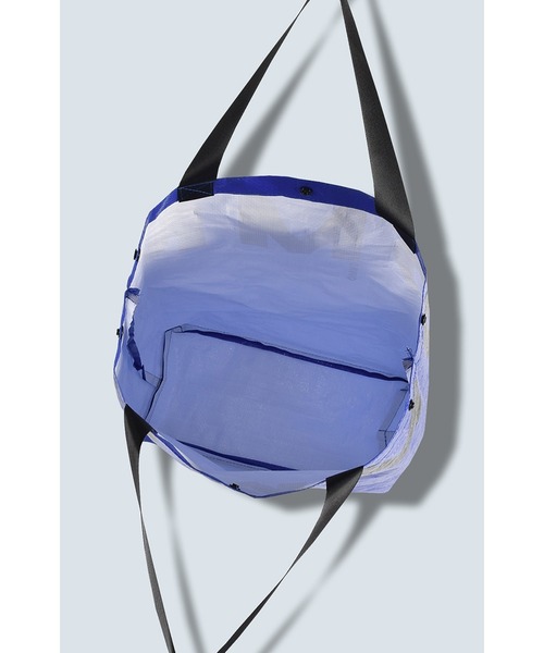 OMMO（オーエムエムオー）の「SHOPPING BAG M（トートバッグ・レディース・レッド/ブルー・FREE）」の8枚目の写真