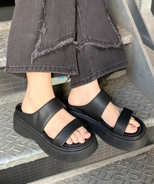 lilful（リルフル）の「厚底EVAクッションベルトシンプルサンダル（サンダル・レディース・シルバー/ブラック/ホワイト・M/L）」の4枚目の写真