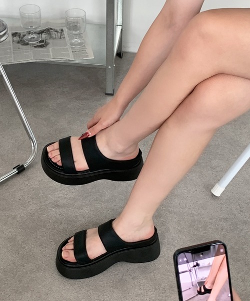 lilful（リルフル）の「厚底EVAクッションベルトシンプルサンダル（サンダル・レディース・シルバー/ブラック/ホワイト・M/L）」の22枚目の写真