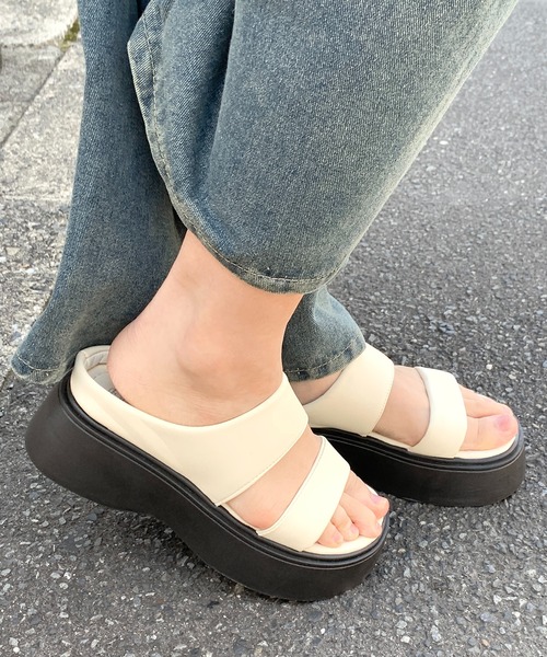 lilful(リルフル)の「厚底EVAクッションベルトシンプルサンダル(サンダル・レディース・シルバー/ブラック/ホワイト・M/L)」の21枚目の写真