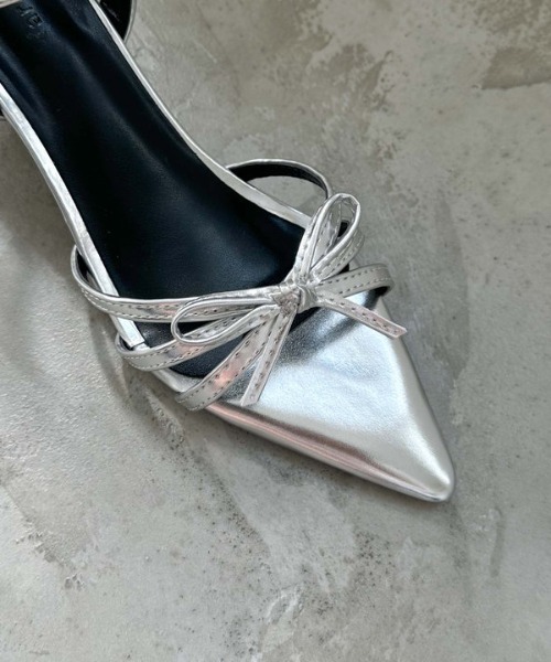 archives（アルシーヴ）の「ラインポインテッドサンダル（サンダル・レディース・ブラック/シルバーグレー・MEDIUM/LARGE）」の5枚目の写真