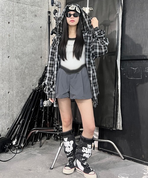 Figments(フィグメンツ)の「フーデッドオーバーチェックシャツ(シャツ/ブラウス・レディース・ブラック・FREE)」の5枚目の写真